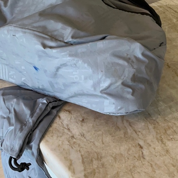 Lululemon Black Every Day Bag. Use for work or working out! Tons of storage! - Picture 11 of 11